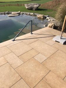 Outdoor Kalkstein Alexandria Beige – Terrasse mit Naturpool