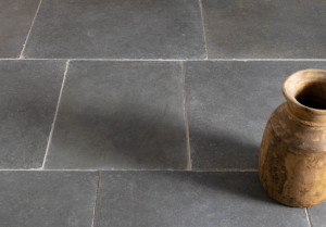 Indoor Kalksteinboden Alexandria Grey in dunklem Grauton