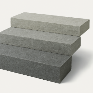 Blockstufen aus Kalkstein Alexandria Grey in drei 3 Grautönen